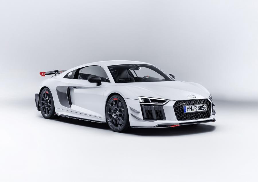  Audi R8 V10 Performance Parts 2017 года  (WW) (фото 1 из 14)